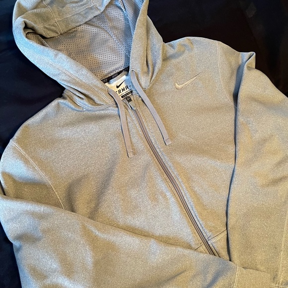NIKE THERMA-FIT GREY FULL ZIP UP HOODIE - Picture 5 of 10